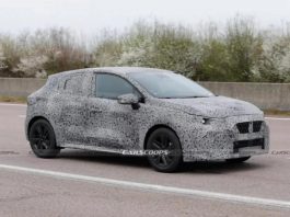 Оновлений Renault Clio готують до перетворення на електромобіль Оновлений Renault Clio готують до перетворення на електромобіль