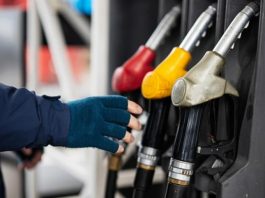На українських заправках з’явився бензин з домішками спирту