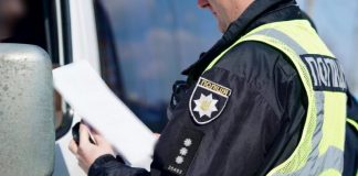 Патрульний порадив, що сказати, щоб не стати жертвою аферистів