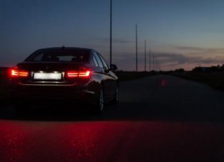 Експерти заявили, що несправність габаритних вогнів у дорозі не підлягає штрафуванню