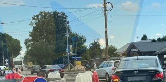 Поліцейський пояснив, який поворотник вмикати при в'їзді на кільце
