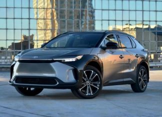 Toyota готує 15 нових електромобілів та мільйон машин до 2027 року