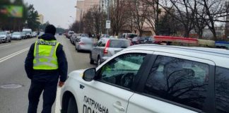 Як поводитись при зупинці поліцією: поради для водіїв