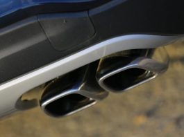 Фахівець розповів про функції подвійних вихлопних труб