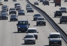 Нові правила для водіїв: штрафи за зупинку на узбіччі та обов'язкові фари вдень