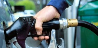 Експерт радить уникати заправок на маленьких АЗС через ймовірність неякісного пального
