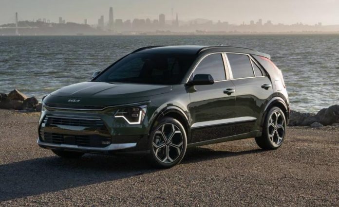Українці масово купують вживані електромобілі: лідирує Tesla Model Y
