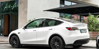Електрокари лідирують: українці масово купують Tesla з США