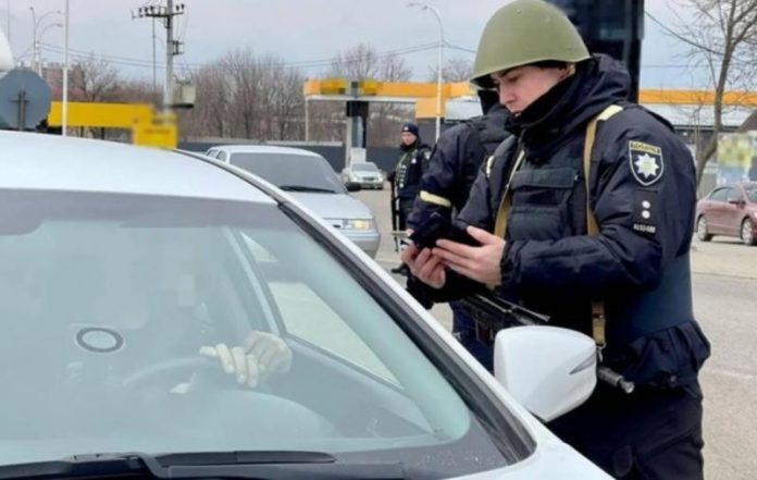 Експерти роз'яснили, що громадяни мають право знімати на відео дії поліції