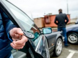 Чому українці обирають машини, які дешевше викинути, ніж ремонтувати