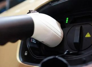 Чому електромобілі радять заряджати лише до 80%