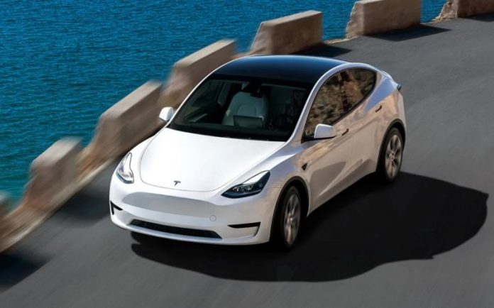 Tesla розпочала масову розпродажу електромобілів в Європі