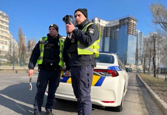 Патрульна поліція Києва попереджає про погіршення погоди та дає поради водіям