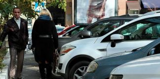 В Україні змінили штрафи за неправильне паркування на тротуарах та зелених зонах