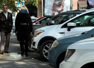 В Україні змінили штрафи за неправильне паркування на тротуарах та зелених зонах