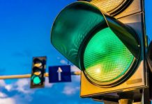 Чому не можна ігнорувати зелений миготливий сигнал світлофора