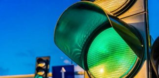 Чому не можна ігнорувати зелений миготливий сигнал світлофора