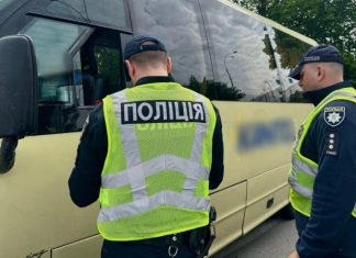 Українських водіїв почали штрафувати та лишати прав за відсутність аптечки та вогнегасника