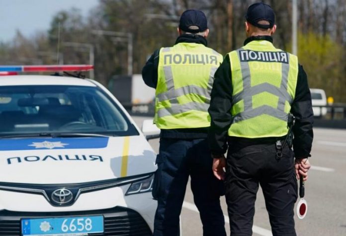 Поліція масово зупиняє авто без підстав: що каже закон і як захистити свої права