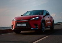 У Європі почалися продажі оновленого кросовера Lexus LBX 2025 року