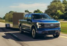 Ford скорочує виробництво електрокарів і передає частину заводу Nissan