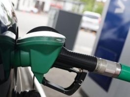 Українським водіям радять бути обережними на АЗС через нові вимоги до складу бензину Українським водіям радять бути обережними на АЗС через нові вимоги до складу бензину