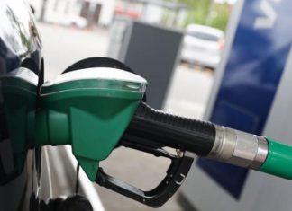 Українським водіям радять бути обережними на АЗС через нові вимоги до складу бензину