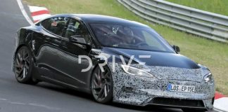 Шпигунські фото Tesla Model S 2026 показали оновлений бампер і агресивний дизайн