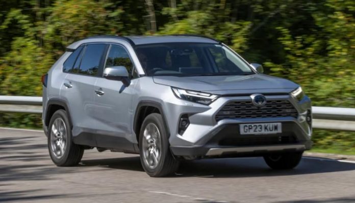 Оновлений Toyota RAV4 показали без камуфляжу перед офіційною прем’єрою