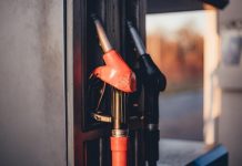 В Україні викрито масштабну схему продажу підробленого бензину