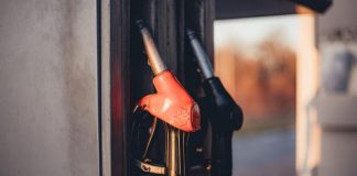 В Україні викрито масштабну схему продажу підробленого бензину