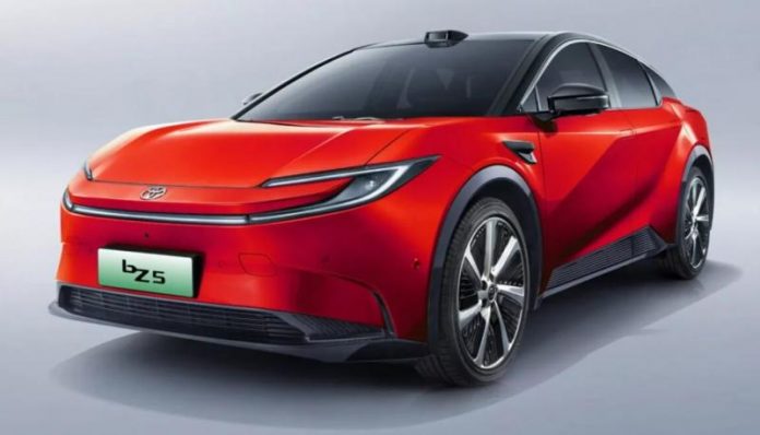 Toyota показала стильний та доступний електрокросовер
