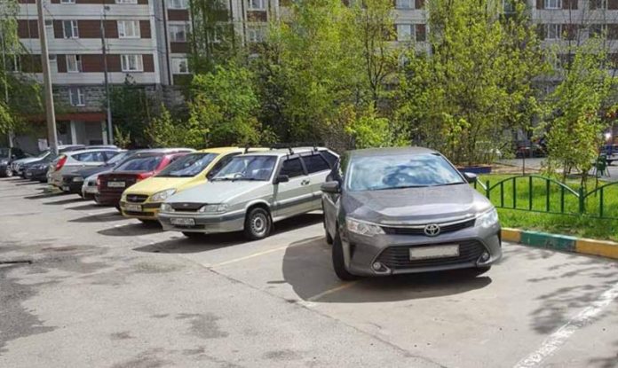 Що робити, якщо вашу машину заблокували на парковці
