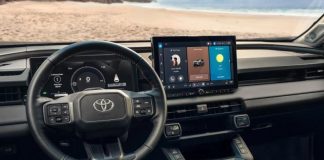 Toyota представить власну ОС у новому RAV4