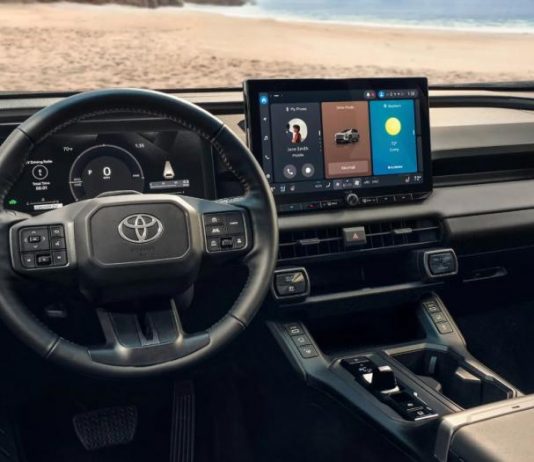Toyota представить власну ОС у новому RAV4