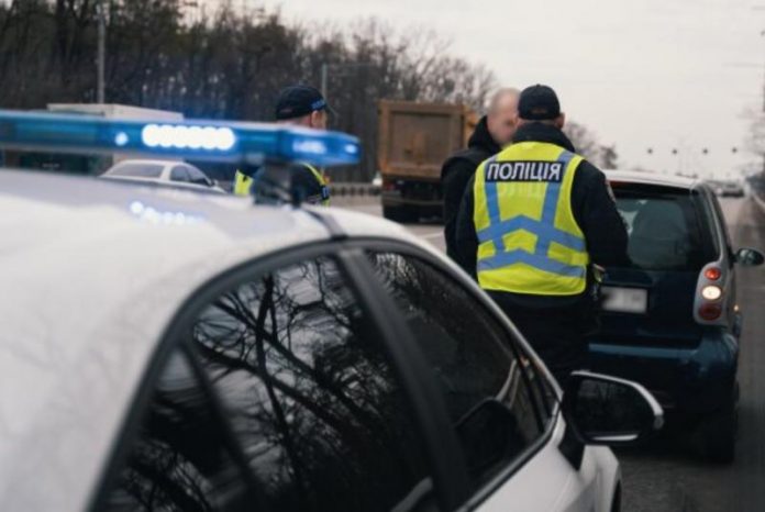 Коли патрульний має право зупинити вашу машину: повний список