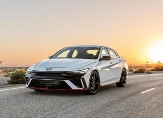 Експерти назвали найкращі сучасні автомобілі з потужними двигунами та МКПП