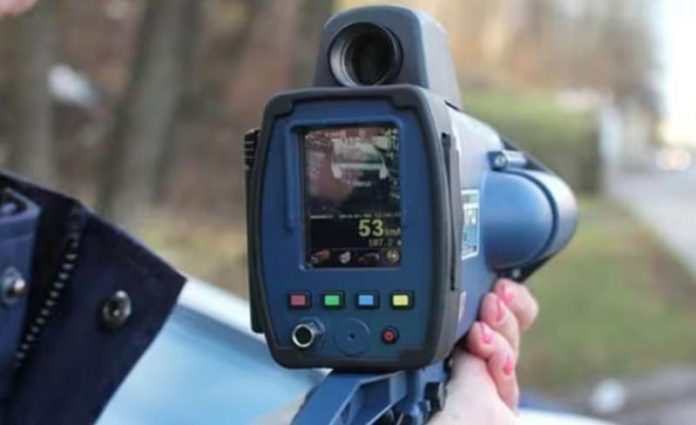 Поліції заборонено вимірювати швидкість тримаючи TruCam в руках