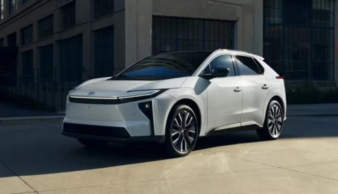 Toyota розкрила нову версію bZ4X з 505 км автономності та новим дизайном