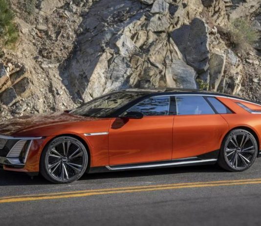 Розкішний електрокар Cadillac Celestiq виявився нікому не потрібним