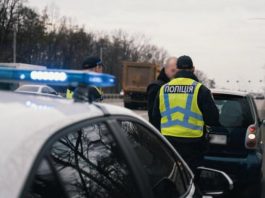 Зачинився в авто і виніс штраф: чому суд скасував постанову патрульного