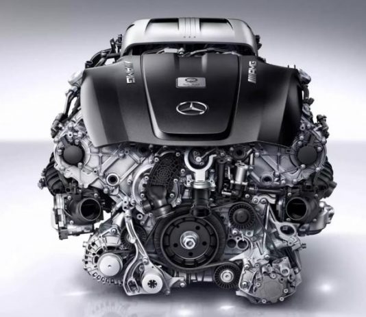 Mercedes-AMG не поспішає прощатися з V8