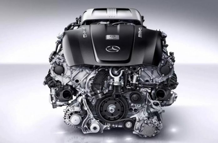 Mercedes-AMG не поспішає прощатися з V8