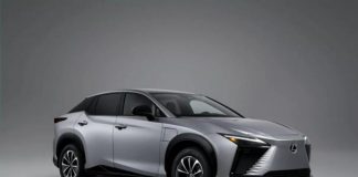 Lexus показав оновлений RZ 2026 року: електрокросовер став потужнішим