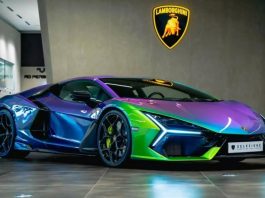 Lamborghini Revuelto з кузовом-хамелеоном продають майже за мільйон доларів