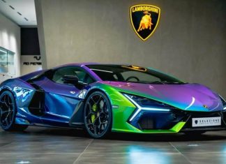 Lamborghini Revuelto з кузовом-хамелеоном продають майже за мільйон доларів