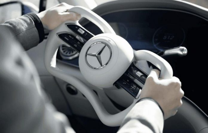 Mercedes-Benz вирішив відмовитись від звичного керма