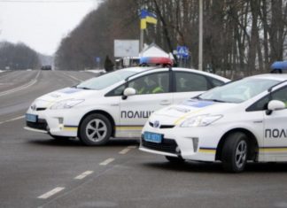 Що мають і не мають права робити поліцейські під час зупинки авто