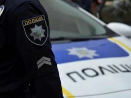 Що робити, якщо після зупинки поліція не підходить до вас