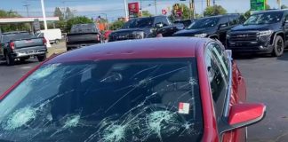 Експерт радить, як вберегти авто від граду